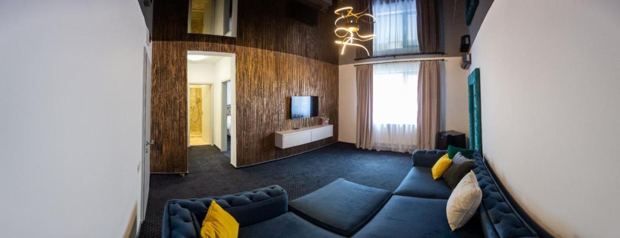 Renato House Hotel Târgu Jiu Екстериор снимка