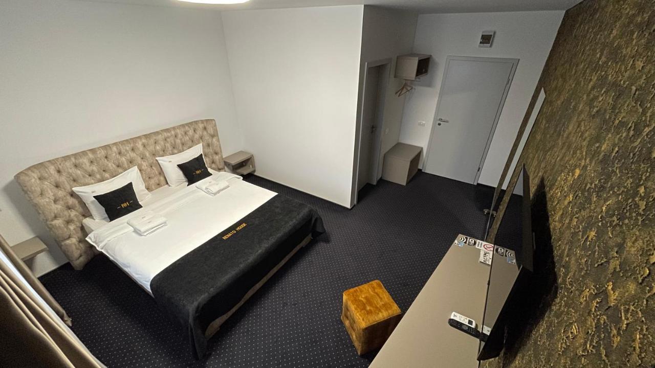 Renato House Hotel Târgu Jiu Екстериор снимка