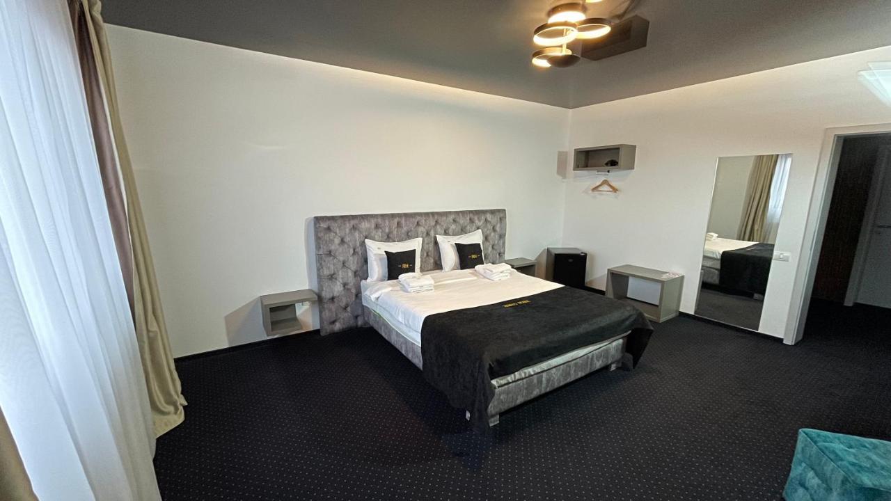 Renato House Hotel Târgu Jiu Екстериор снимка