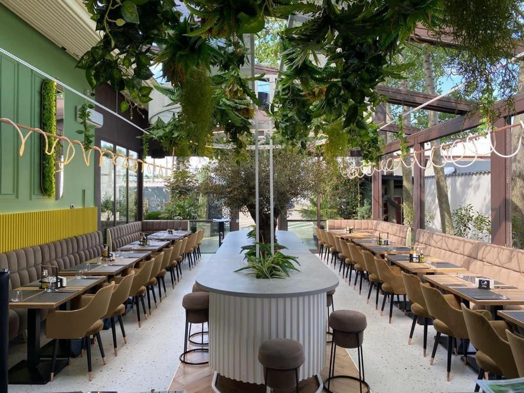 Renato House Hotel Târgu Jiu Екстериор снимка